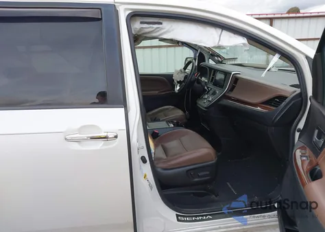 2015 Toyota Sienna Limited 7 Passenger/Limited Premium 7 Passenger/Xle 7 Passenger/Xle Premium 7 Passenger z USA, uszkodzony, nr VIN 0005TDDK3DC1FS110